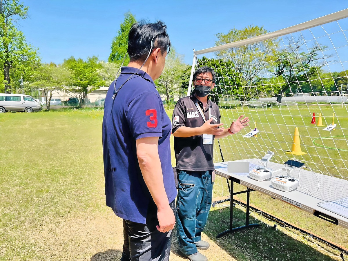 飛行前の心得を伝授。我々は航空機を取り扱います