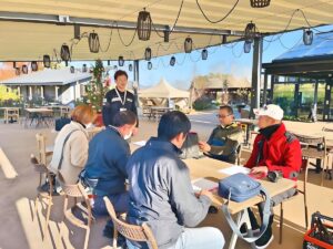 空撮ブリーフィング。事故を未然に防ぐための確認