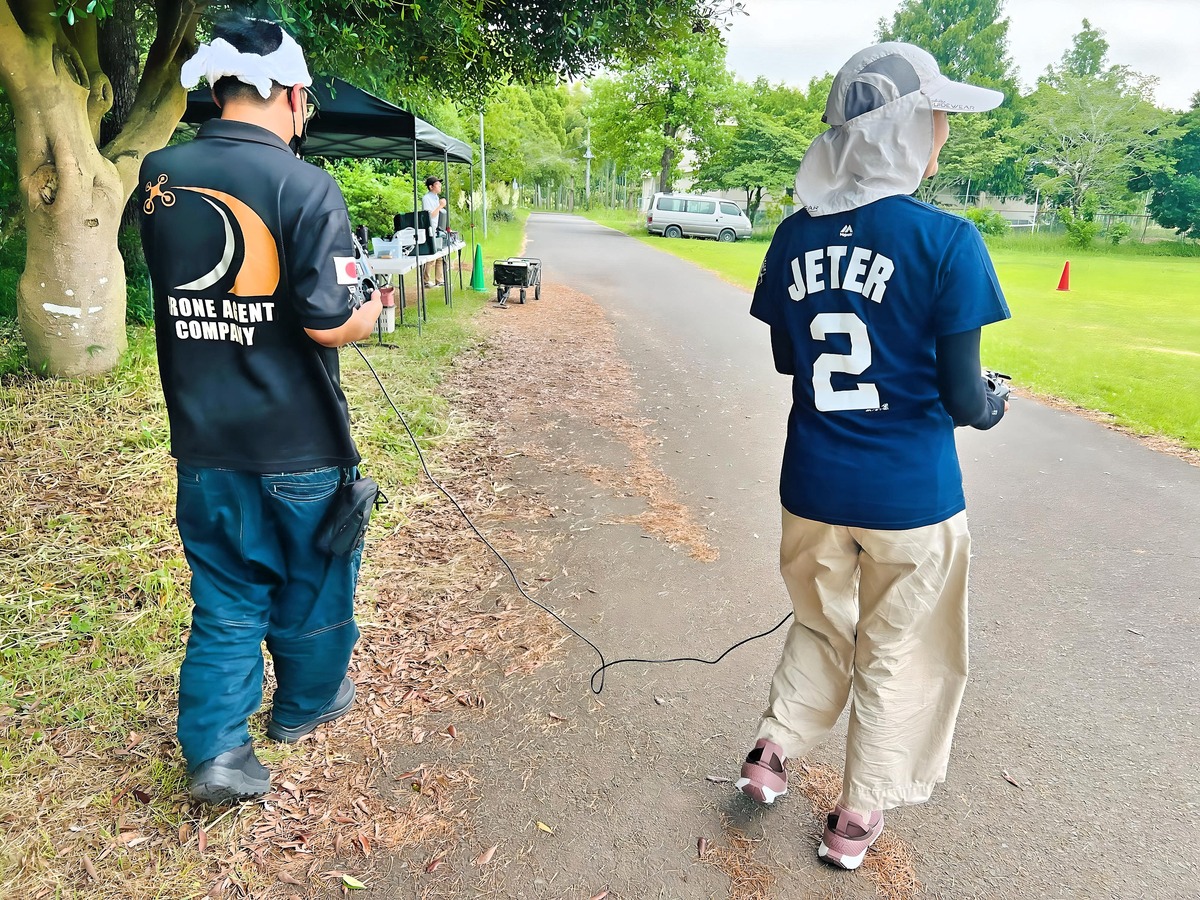 移動4m間隔を均等散布。この際機材と対峙しない事