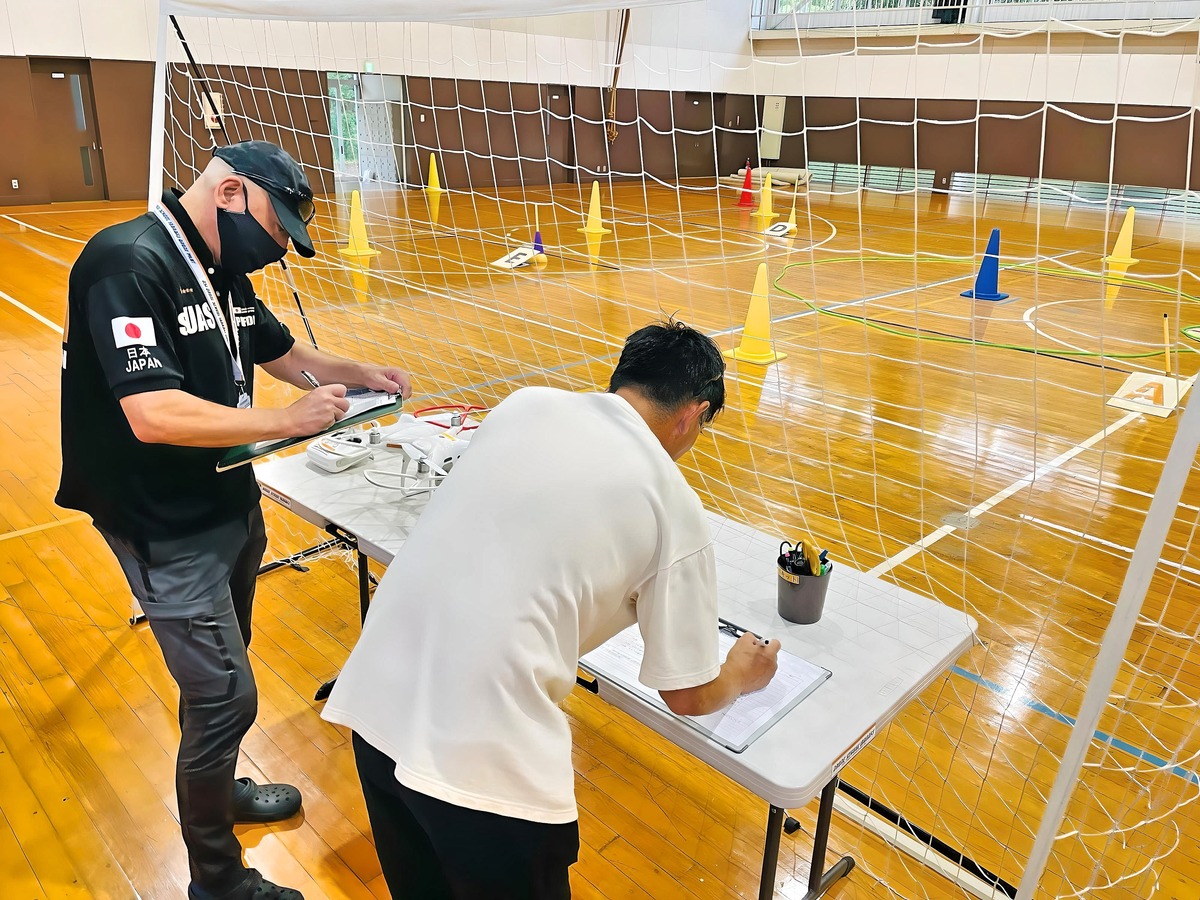 「日常点検記録・飛行後記録」正確に記入します