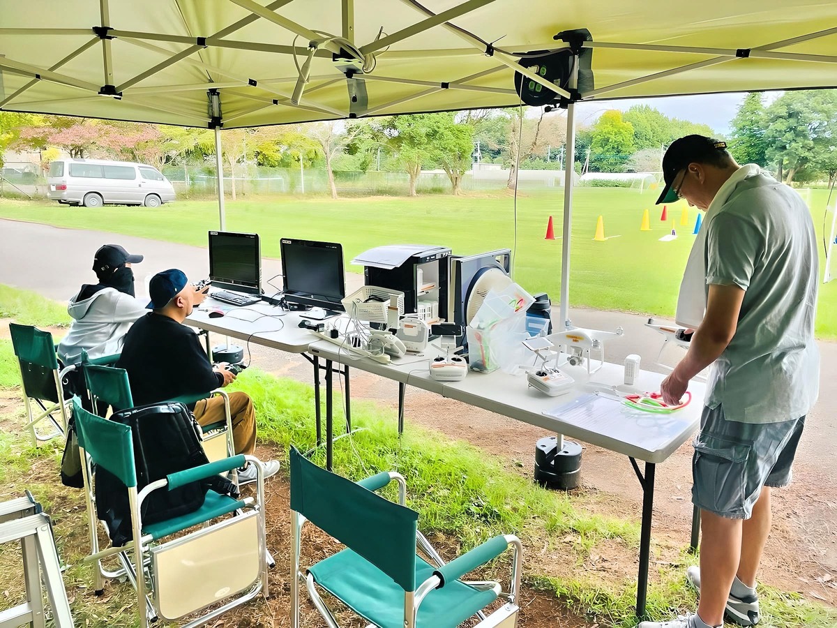 シュミレーター、実技飛行訓練と同時進行です