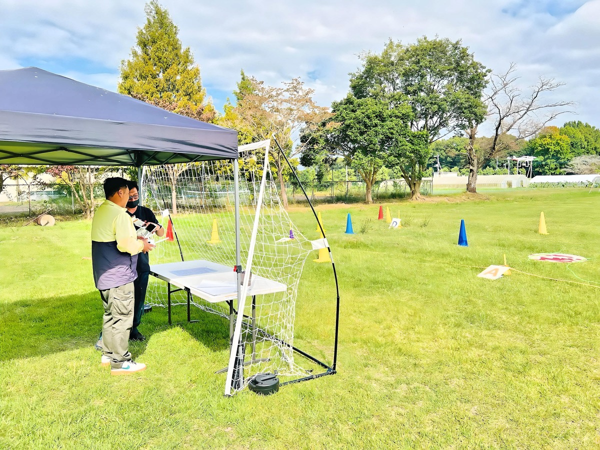 本日は風速超過なためシステムを駆使した飛行訓練