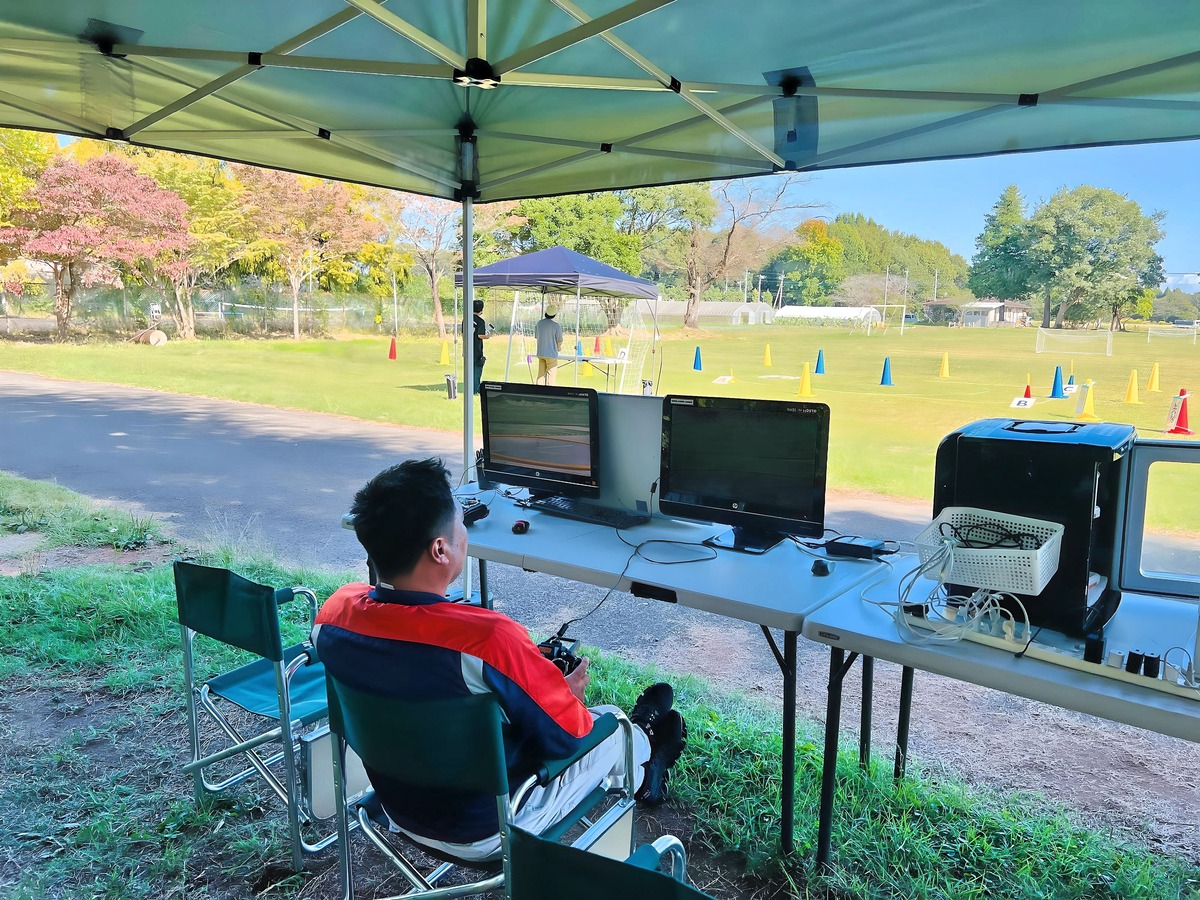 二日目のHさん、シュミレーターに苦戦中です