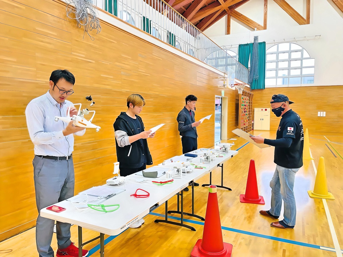 「飛行前点検」言い慣れない航空用語など訓練します