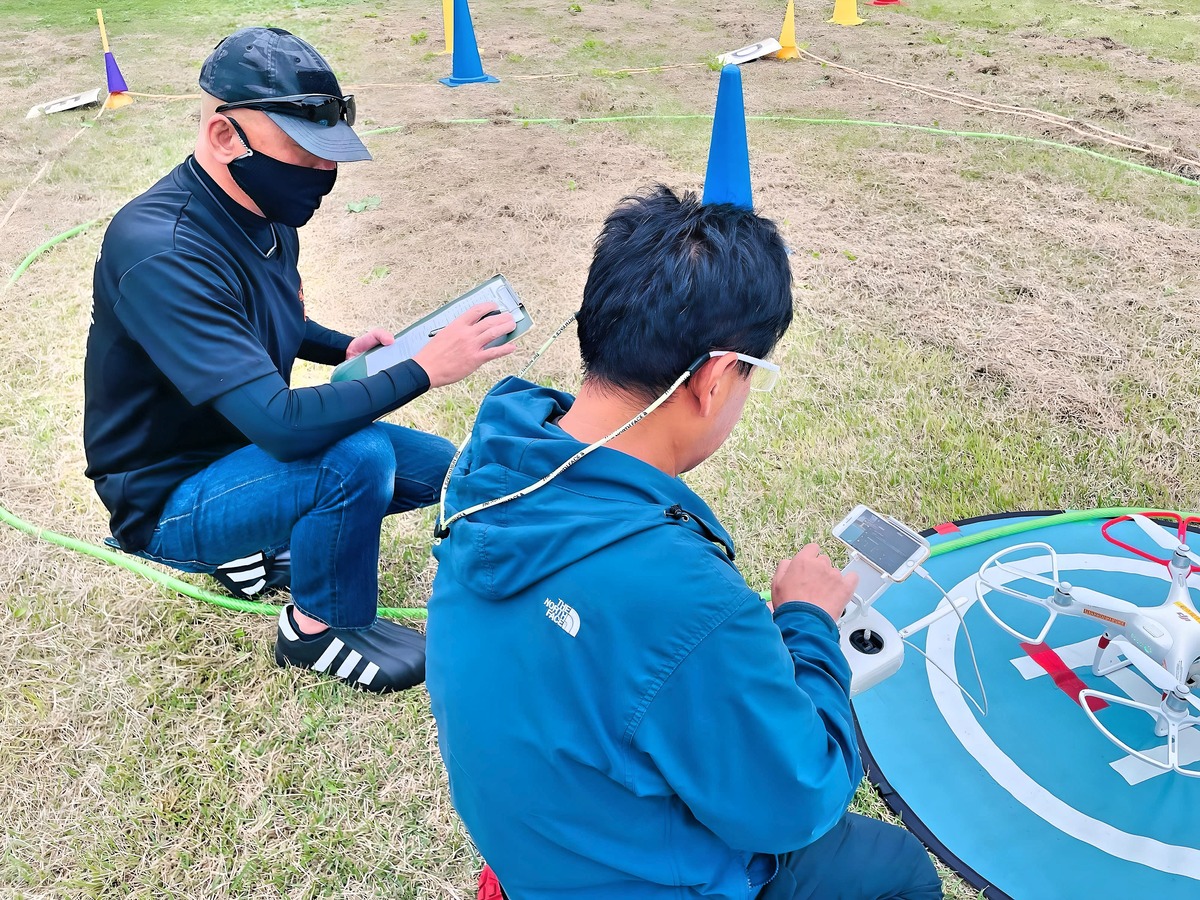 「システム確認」残量、セル、操作、灯火、カメラ映像