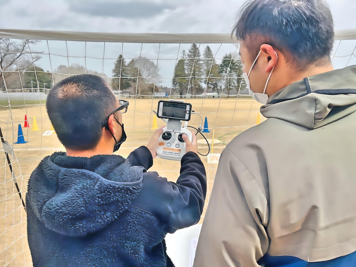 スティック操舵を解説。繊細な入力が求められます